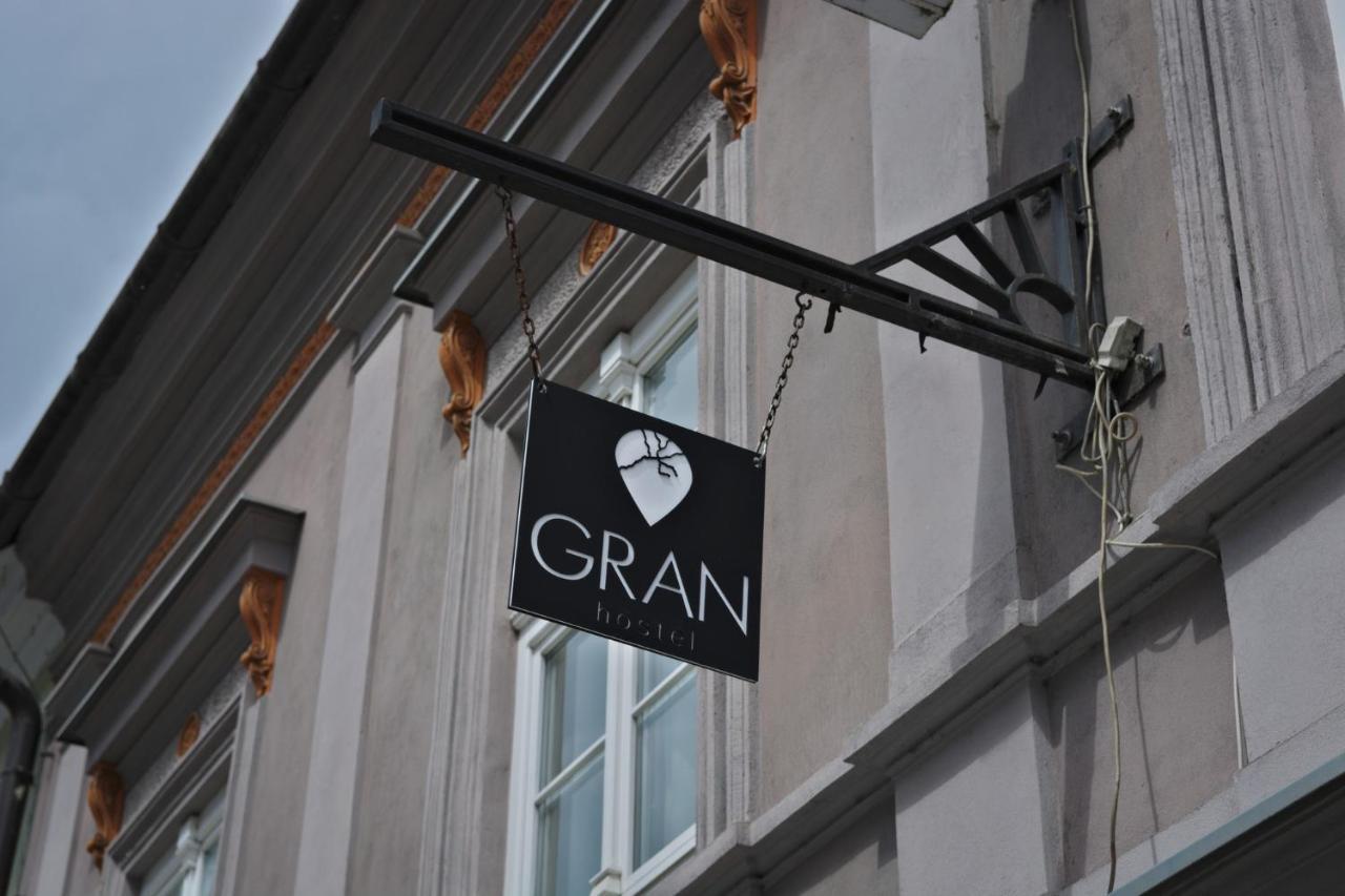Gran Hostel Banska Bystrica Bagian luar foto