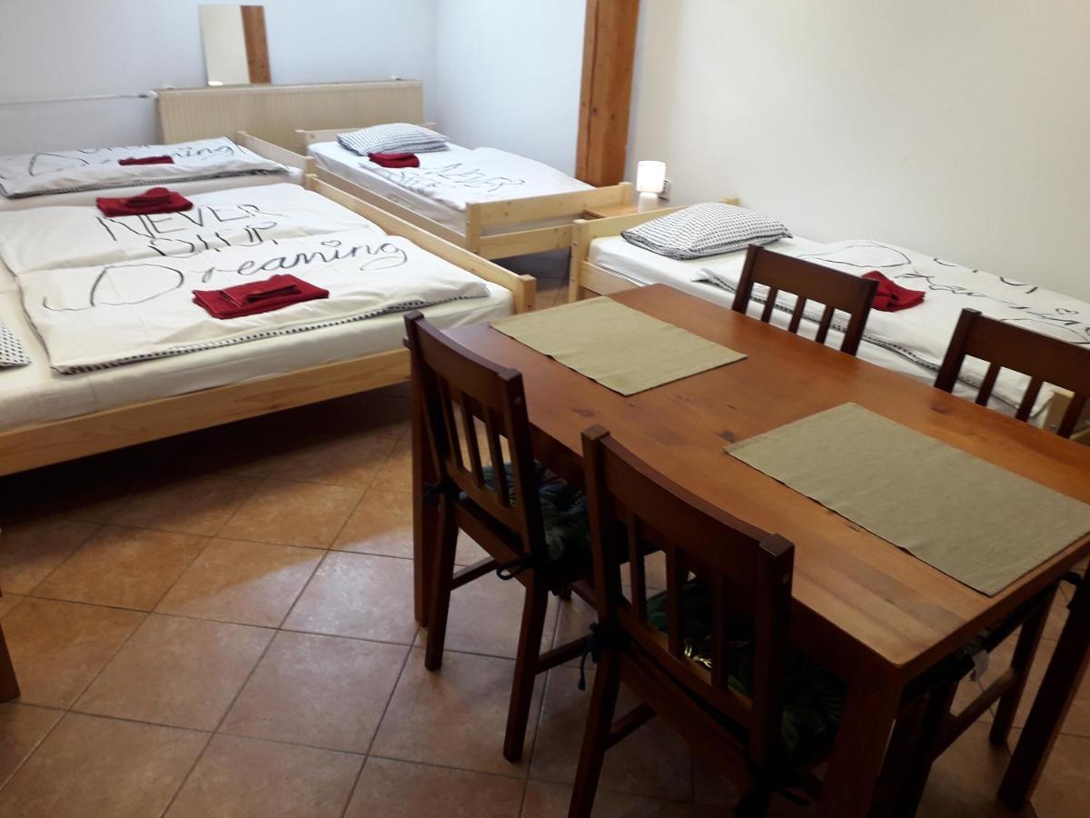 Gran Hostel Banska Bystrica Bagian luar foto