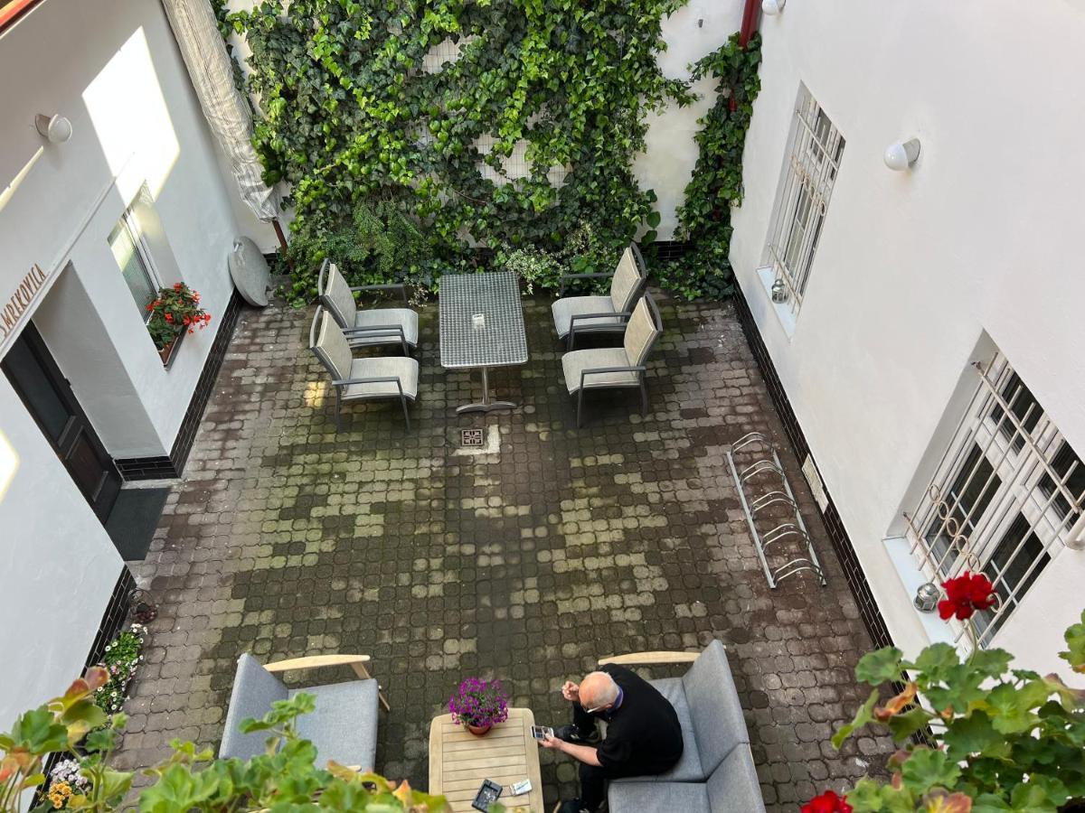 Gran Hostel Banska Bystrica Bagian luar foto