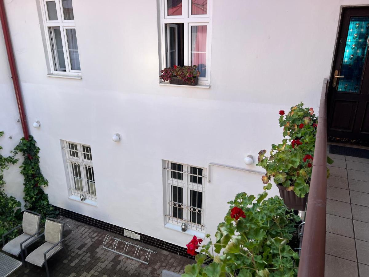 Gran Hostel Banska Bystrica Bagian luar foto